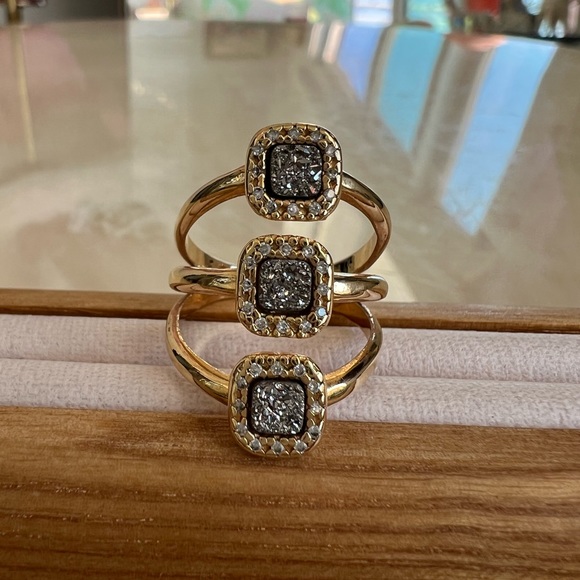 MM Stamped Trio Triple Agate Gold Tone Ring Melinda Maria - Picture 3 of 4